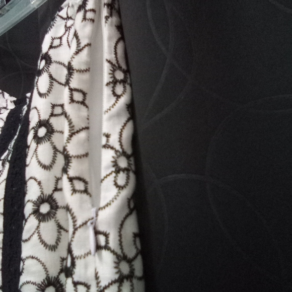 E-COL-O-GIE BLACK/WHITE SKIRT SIZE 12 - Picture 4 of 5